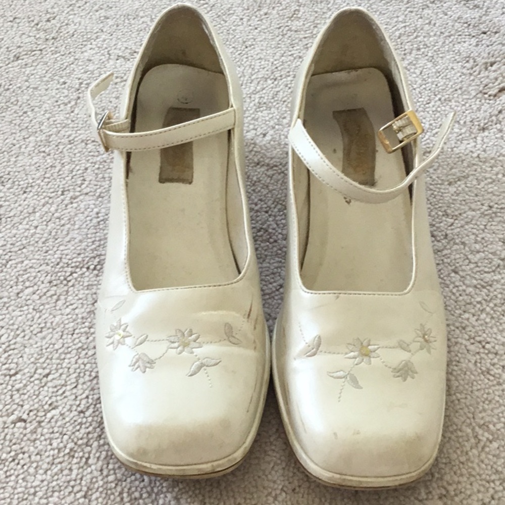 Girls shoes
